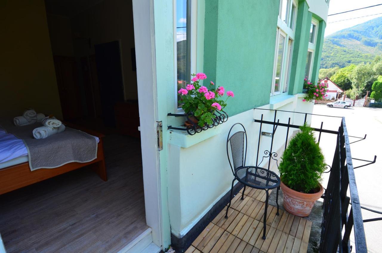 Baronka Bed & Breakfast & Bistrot Betliar Exterior foto
